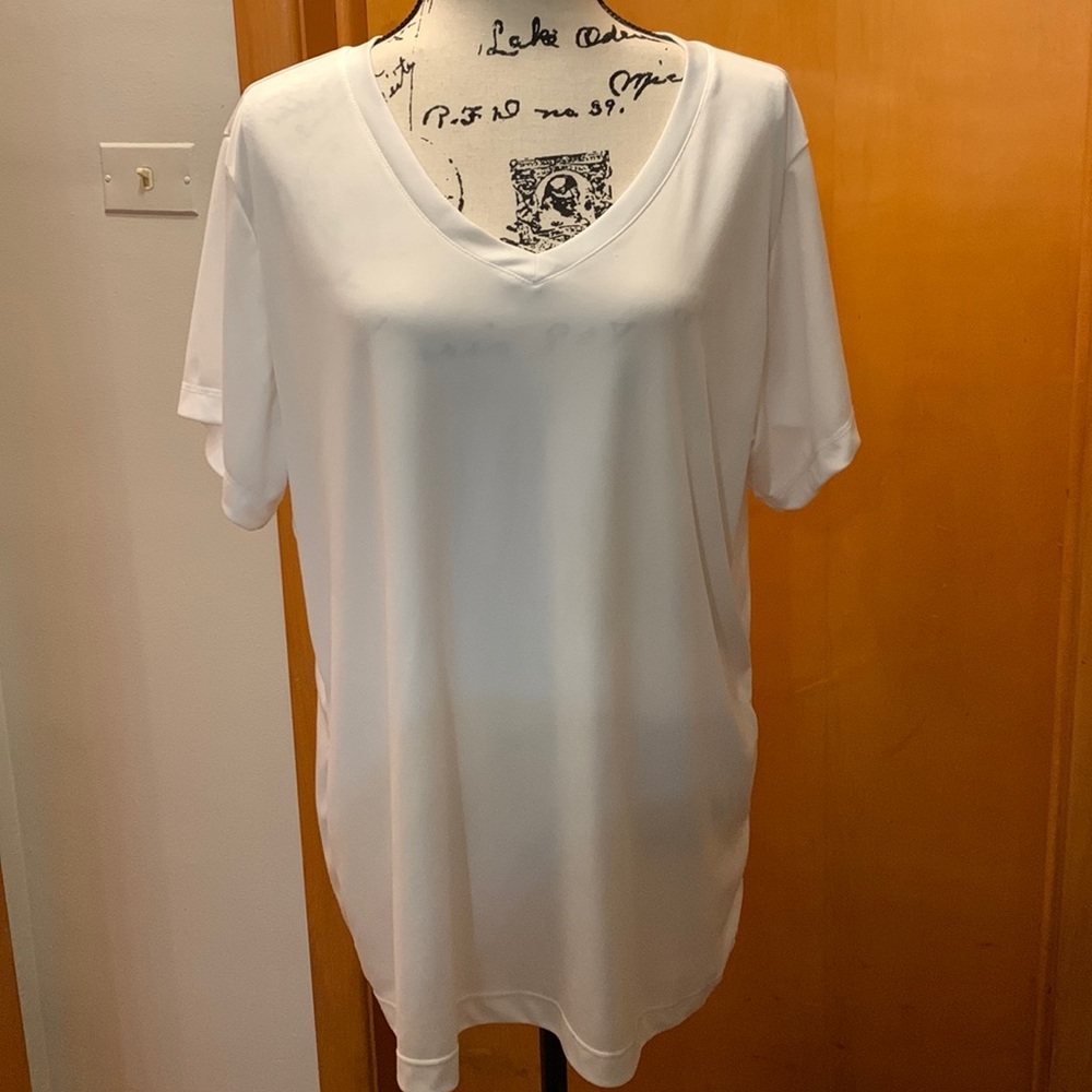 Opna white V-Neck t-shirt